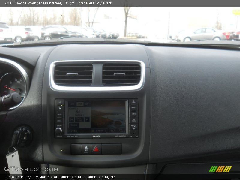 Bright Silver Metallic / Black 2011 Dodge Avenger Mainstreet