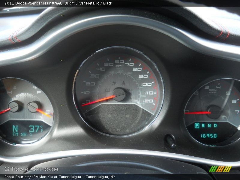 Bright Silver Metallic / Black 2011 Dodge Avenger Mainstreet