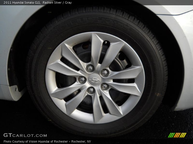 Radiant Silver / Gray 2011 Hyundai Sonata GLS