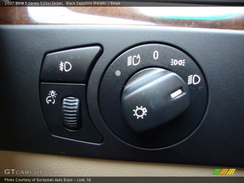 Controls of 2007 5 Series 530xi Sedan