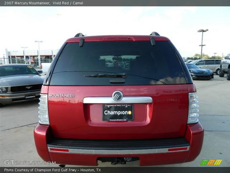 Vivid Red / Camel 2007 Mercury Mountaineer