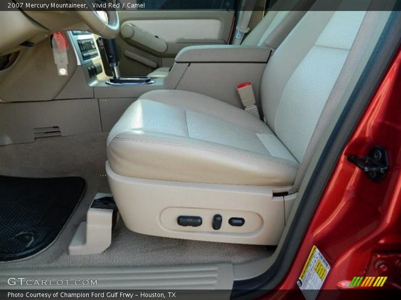 Front Seat of 2007 Mountaineer 