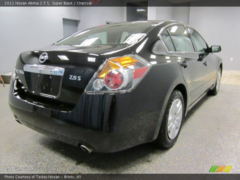 Super Black / Charcoal 2011 Nissan Altima 2.5 S
