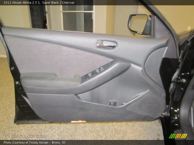 Super Black / Charcoal 2011 Nissan Altima 2.5 S