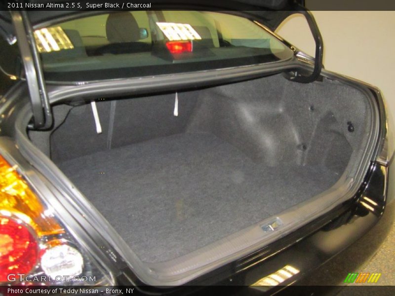 Super Black / Charcoal 2011 Nissan Altima 2.5 S