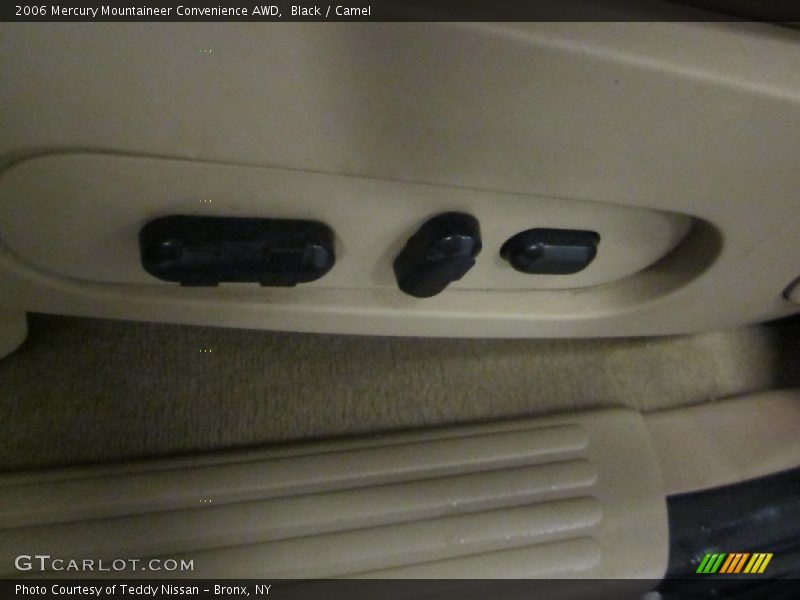 Black / Camel 2006 Mercury Mountaineer Convenience AWD