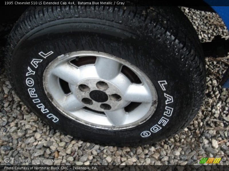 Bahama Blue Metallic / Gray 1995 Chevrolet S10 LS Extended Cab 4x4