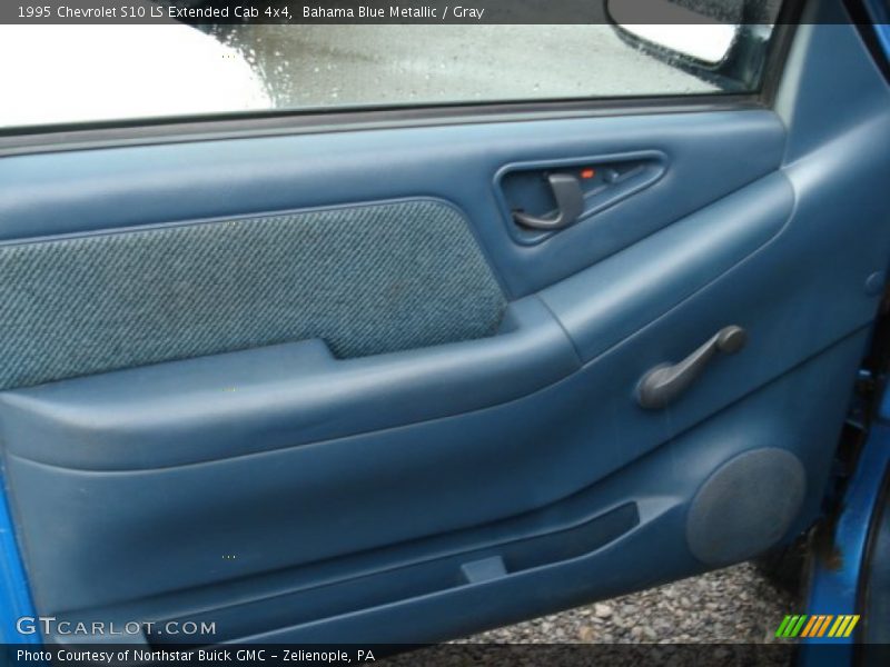Bahama Blue Metallic / Gray 1995 Chevrolet S10 LS Extended Cab 4x4