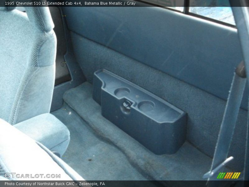 Bahama Blue Metallic / Gray 1995 Chevrolet S10 LS Extended Cab 4x4