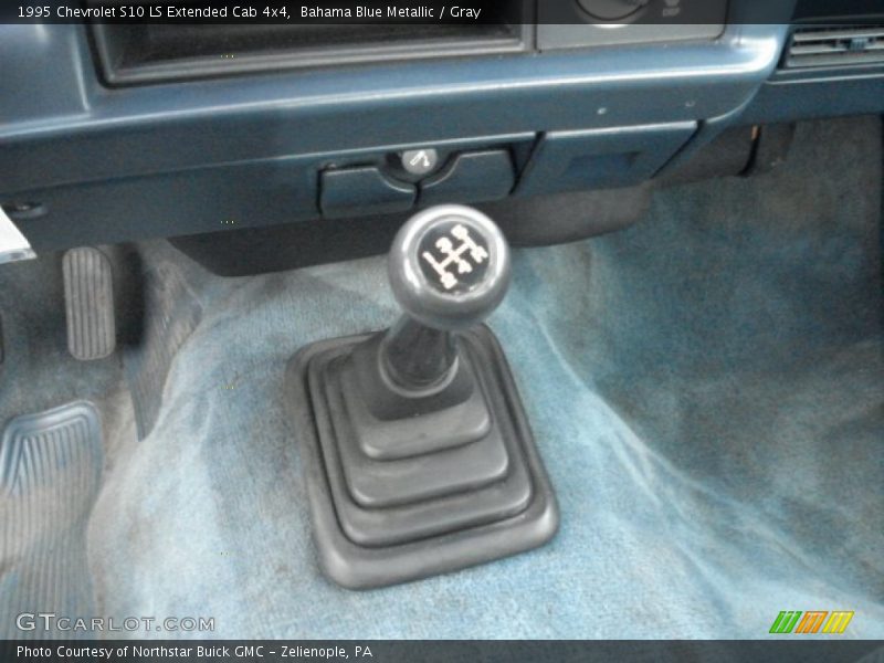 Bahama Blue Metallic / Gray 1995 Chevrolet S10 LS Extended Cab 4x4