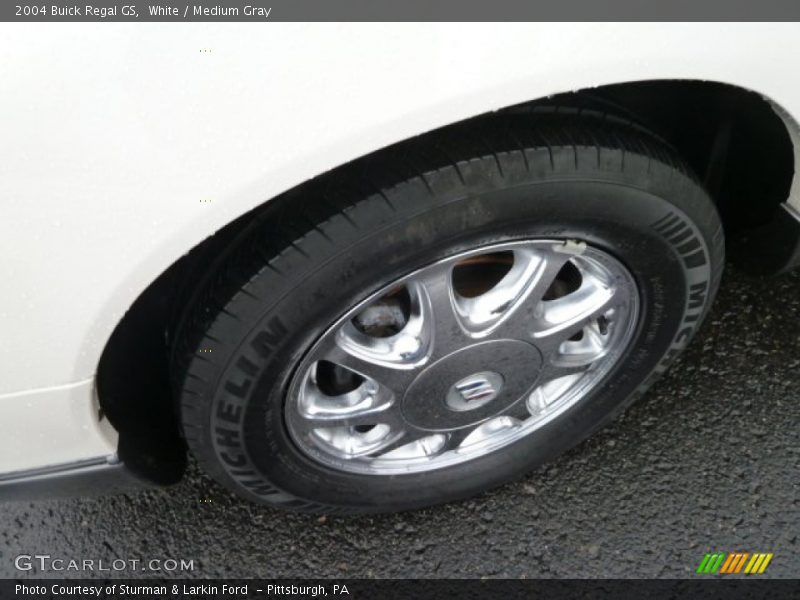 White / Medium Gray 2004 Buick Regal GS