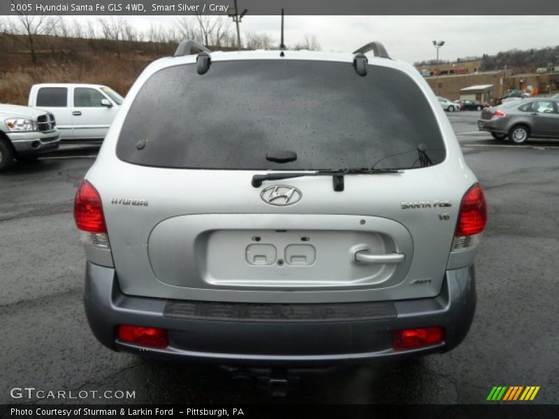 Smart Silver / Gray 2005 Hyundai Santa Fe GLS 4WD