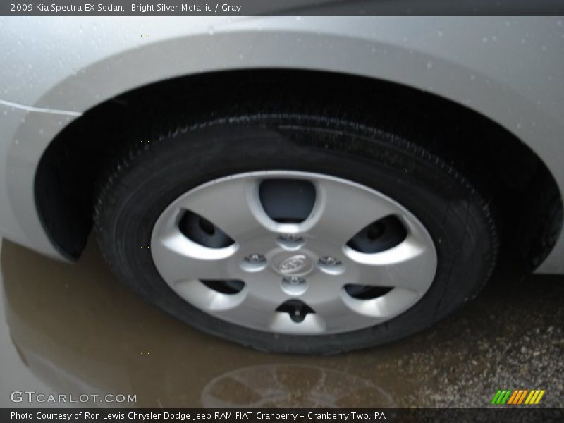 Bright Silver Metallic / Gray 2009 Kia Spectra EX Sedan