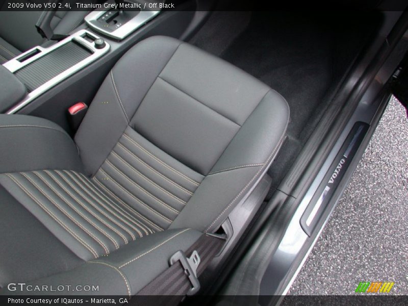 Front Seat of 2009 V50 2.4i