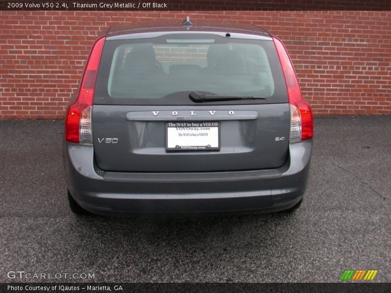 Titanium Grey Metallic / Off Black 2009 Volvo V50 2.4i