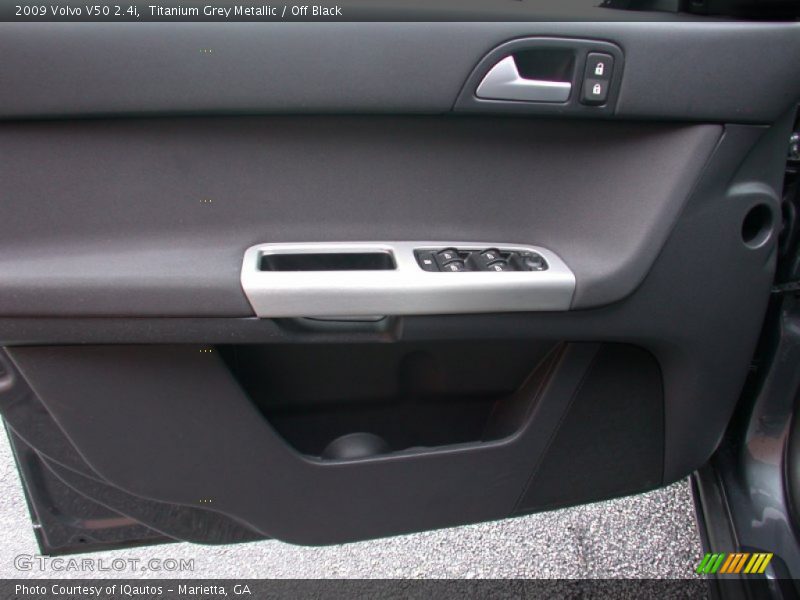 Titanium Grey Metallic / Off Black 2009 Volvo V50 2.4i