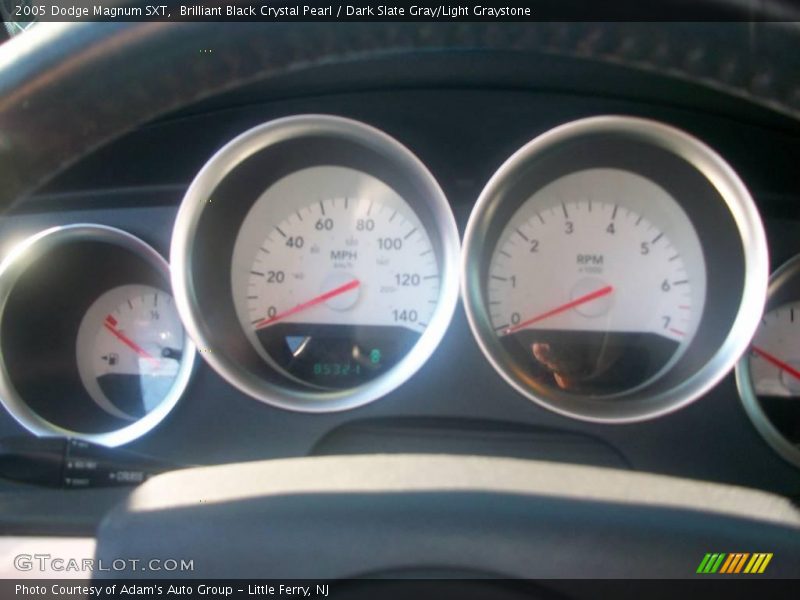 Brilliant Black Crystal Pearl / Dark Slate Gray/Light Graystone 2005 Dodge Magnum SXT