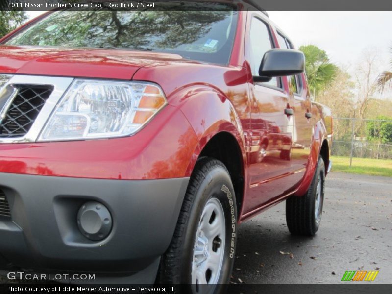 Red Brick / Steel 2011 Nissan Frontier S Crew Cab