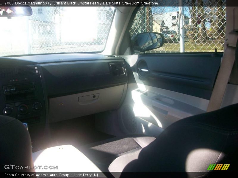 Brilliant Black Crystal Pearl / Dark Slate Gray/Light Graystone 2005 Dodge Magnum SXT