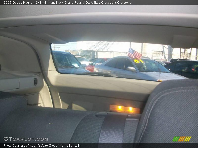 Brilliant Black Crystal Pearl / Dark Slate Gray/Light Graystone 2005 Dodge Magnum SXT