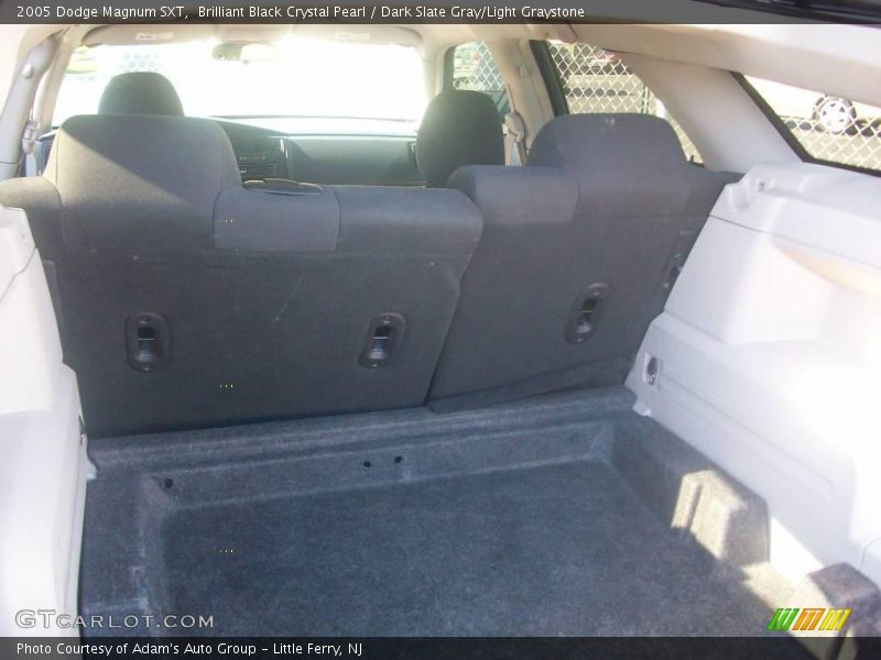 Brilliant Black Crystal Pearl / Dark Slate Gray/Light Graystone 2005 Dodge Magnum SXT