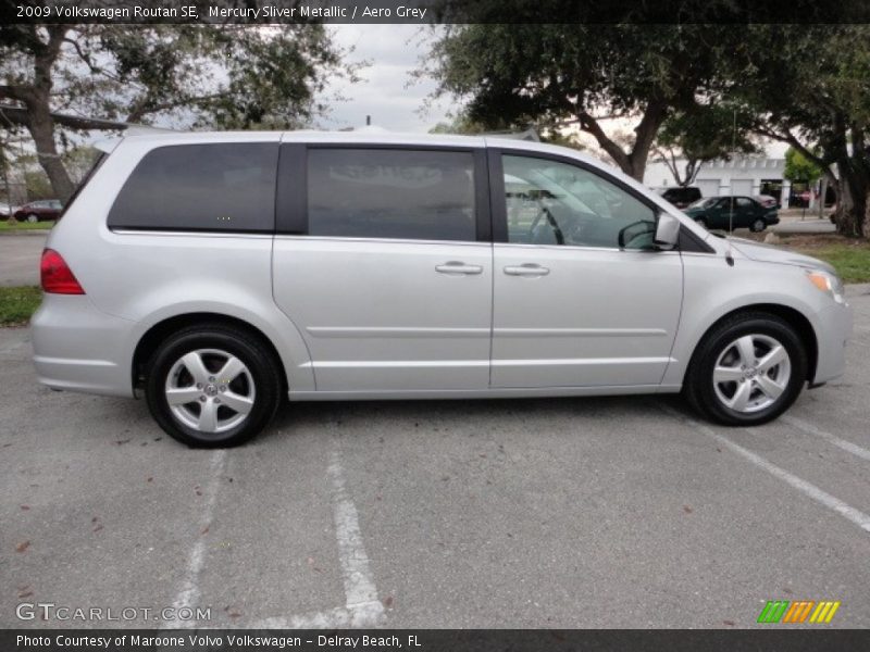 Mercury Sliver Metallic / Aero Grey 2009 Volkswagen Routan SE