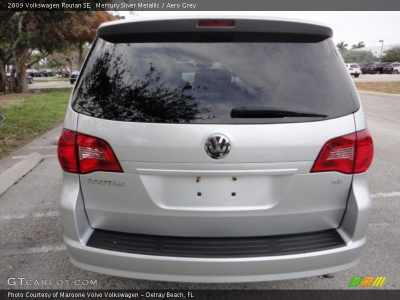 Mercury Sliver Metallic / Aero Grey 2009 Volkswagen Routan SE