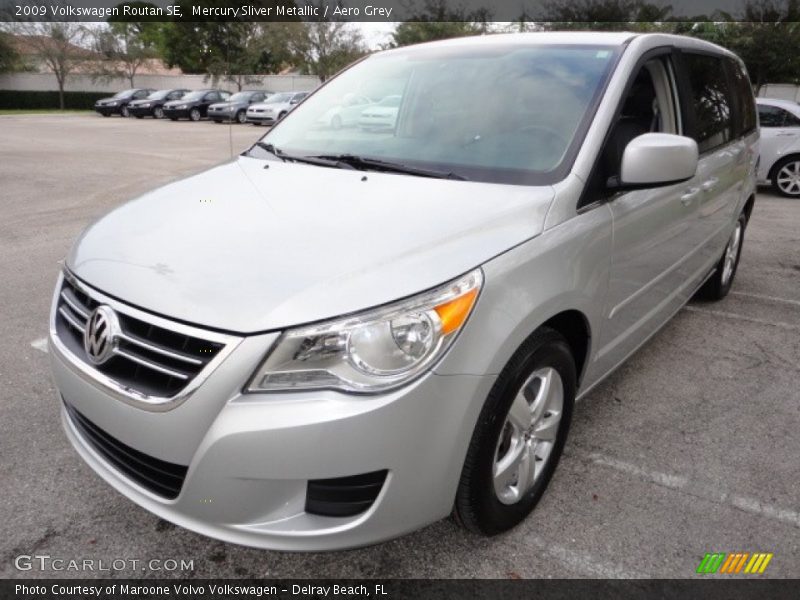 Mercury Sliver Metallic / Aero Grey 2009 Volkswagen Routan SE