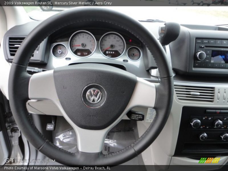 Mercury Sliver Metallic / Aero Grey 2009 Volkswagen Routan SE