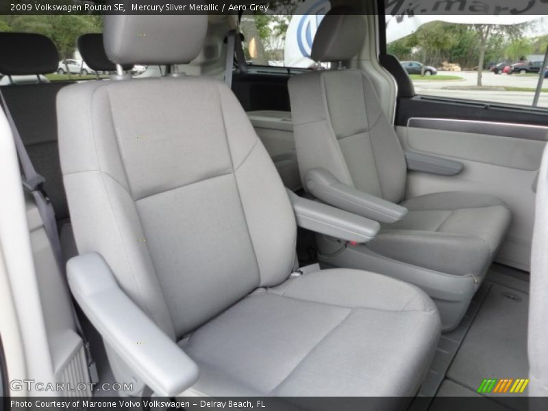 Mercury Sliver Metallic / Aero Grey 2009 Volkswagen Routan SE