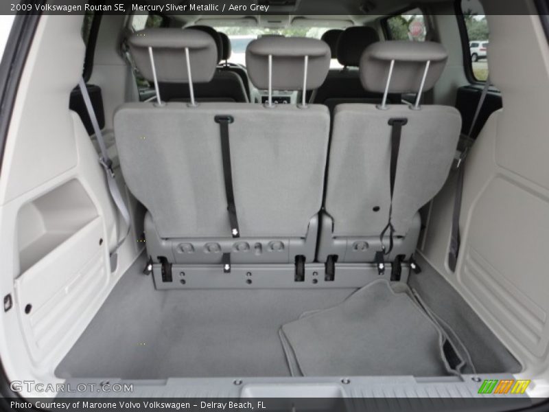 Mercury Sliver Metallic / Aero Grey 2009 Volkswagen Routan SE