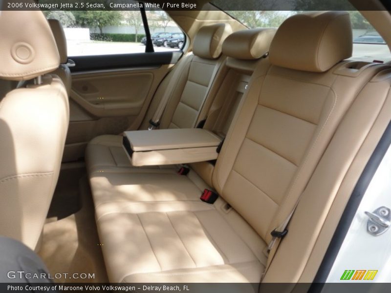 Campanella White / Pure Beige 2006 Volkswagen Jetta 2.5 Sedan