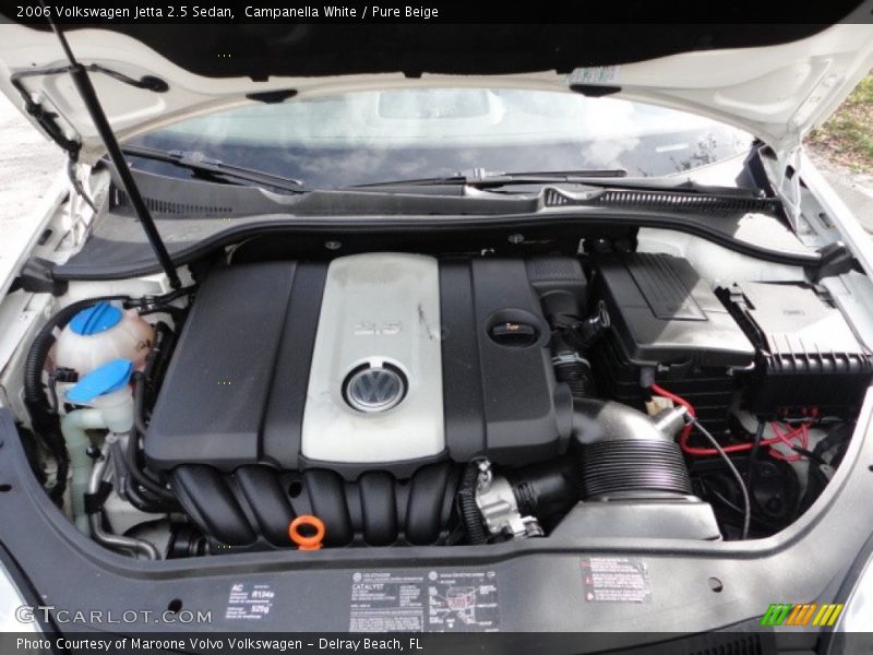 Campanella White / Pure Beige 2006 Volkswagen Jetta 2.5 Sedan