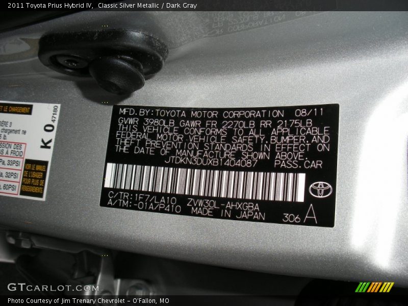 Classic Silver Metallic / Dark Gray 2011 Toyota Prius Hybrid IV