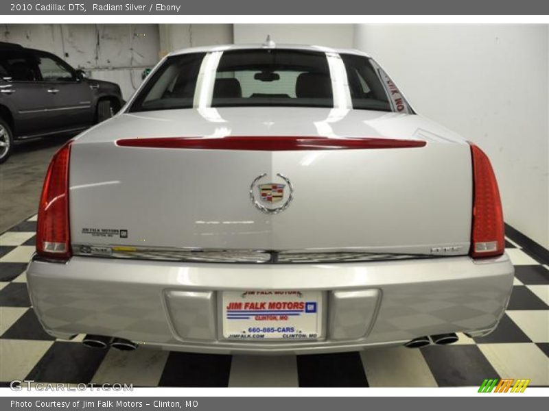 Radiant Silver / Ebony 2010 Cadillac DTS