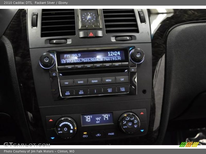 Radiant Silver / Ebony 2010 Cadillac DTS