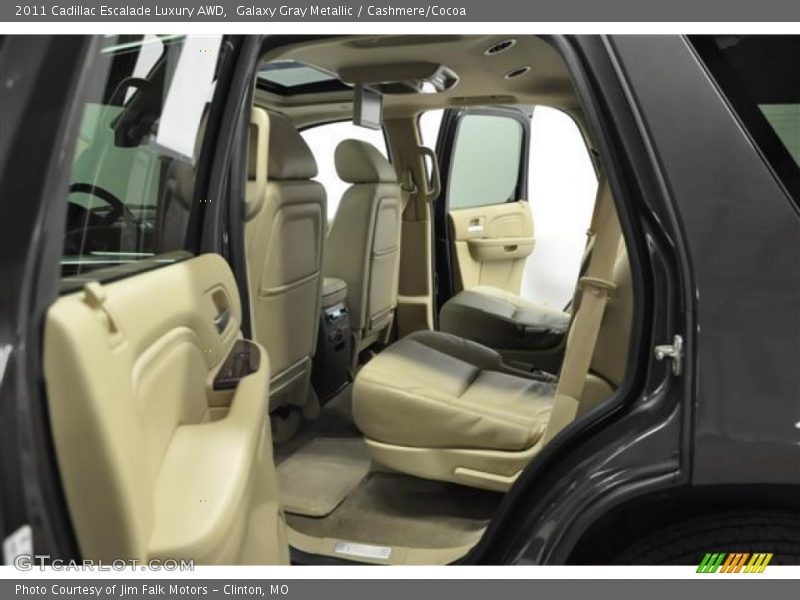 Galaxy Gray Metallic / Cashmere/Cocoa 2011 Cadillac Escalade Luxury AWD