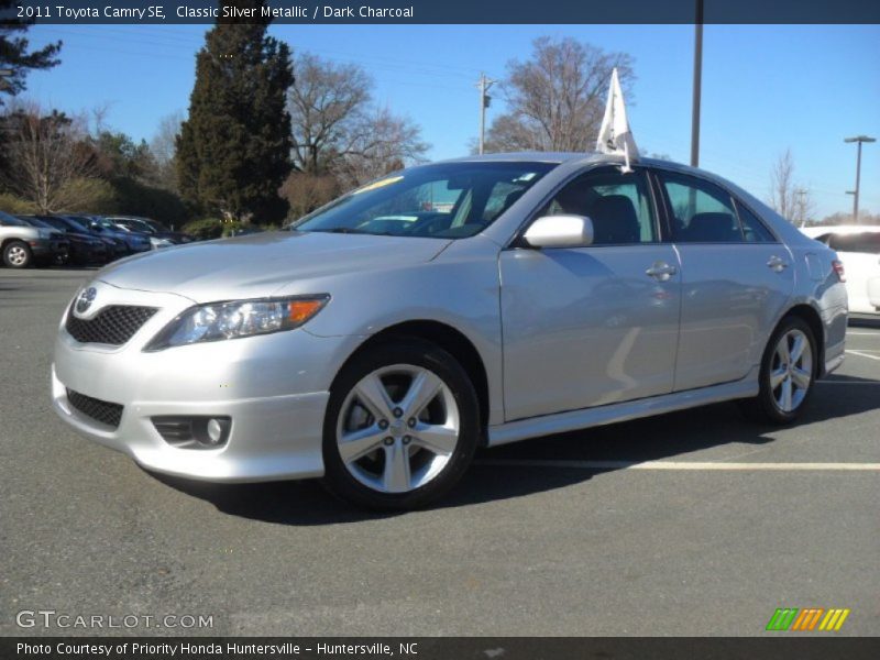 Classic Silver Metallic / Dark Charcoal 2011 Toyota Camry SE
