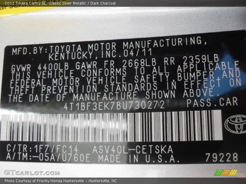 Classic Silver Metallic / Dark Charcoal 2011 Toyota Camry SE