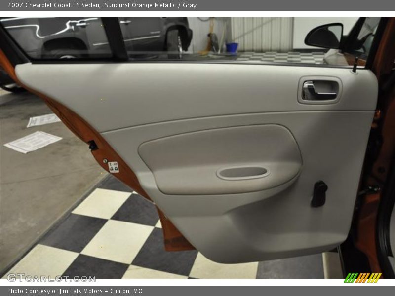 Sunburst Orange Metallic / Gray 2007 Chevrolet Cobalt LS Sedan