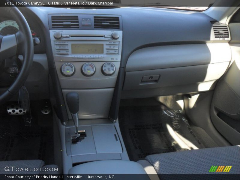 Classic Silver Metallic / Dark Charcoal 2011 Toyota Camry SE