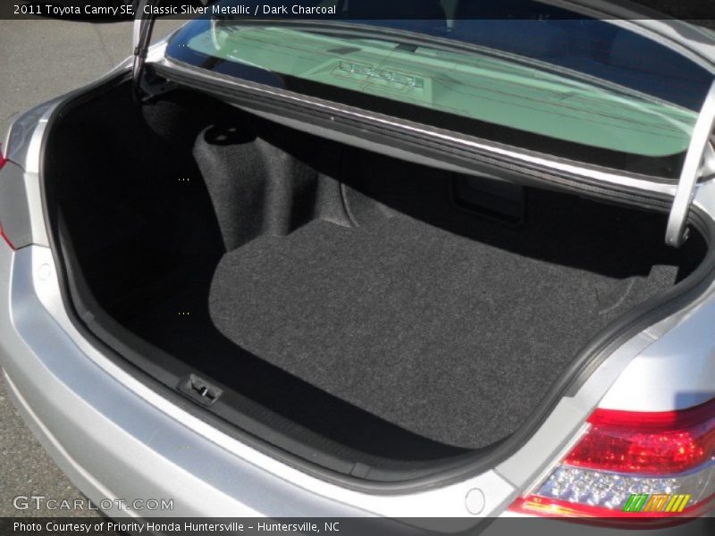 Classic Silver Metallic / Dark Charcoal 2011 Toyota Camry SE
