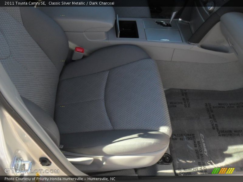 Classic Silver Metallic / Dark Charcoal 2011 Toyota Camry SE
