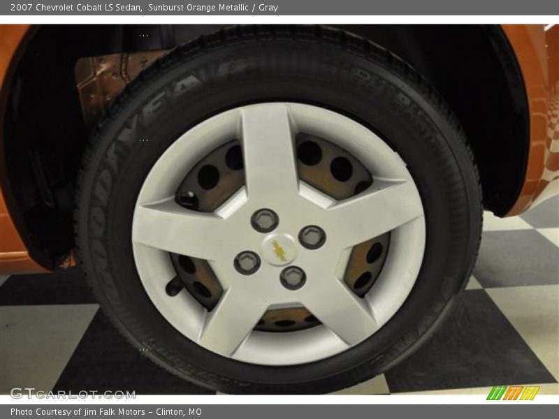 Sunburst Orange Metallic / Gray 2007 Chevrolet Cobalt LS Sedan