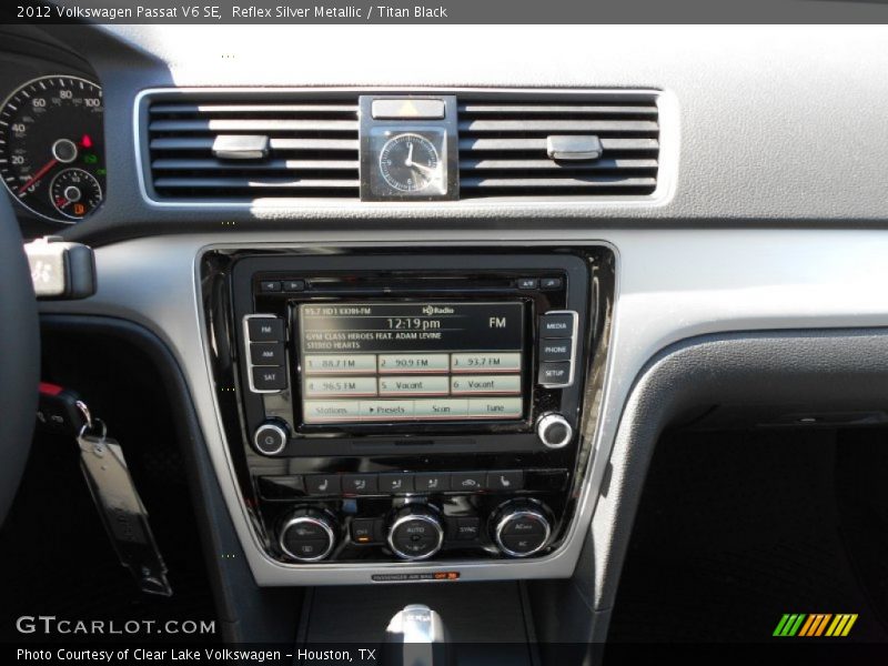 Reflex Silver Metallic / Titan Black 2012 Volkswagen Passat V6 SE