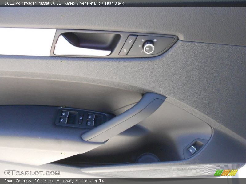 Reflex Silver Metallic / Titan Black 2012 Volkswagen Passat V6 SE
