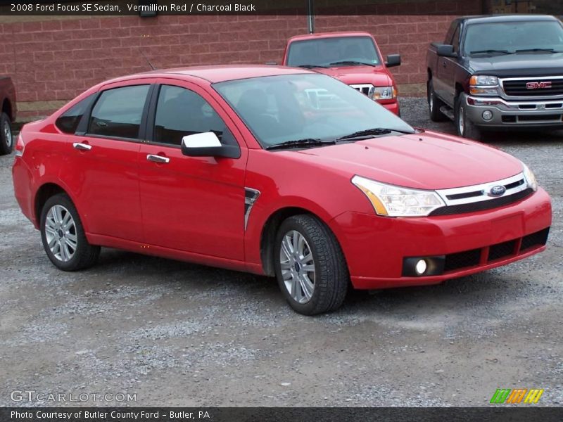 Vermillion Red / Charcoal Black 2008 Ford Focus SE Sedan