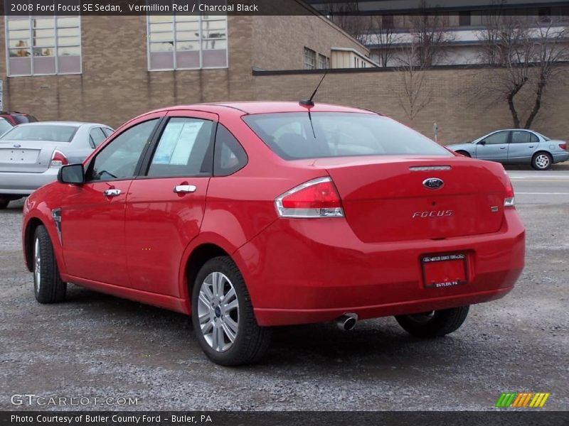 Vermillion Red / Charcoal Black 2008 Ford Focus SE Sedan