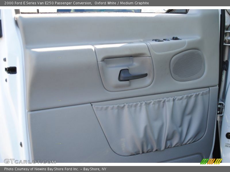 Oxford White / Medium Graphite 2000 Ford E Series Van E250 Passenger Conversion