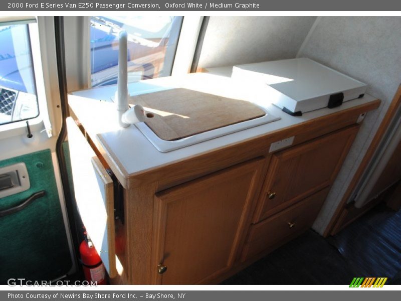 Oxford White / Medium Graphite 2000 Ford E Series Van E250 Passenger Conversion